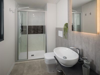 camping-santa-marina-luxury-marine-villa-interior-bath-room