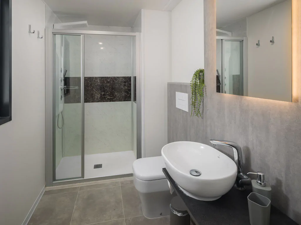 camping-santa-marina-luxury-marine-villa-interior-bath-room