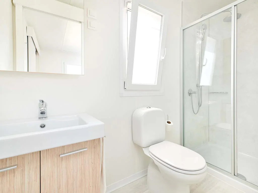 camping-stella-maris-mobile-homes-superior-bathroom-2