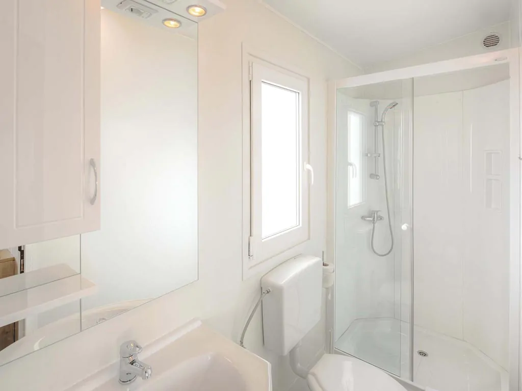 campingin-park-umag-mobile-homes-premium-family-bathroom