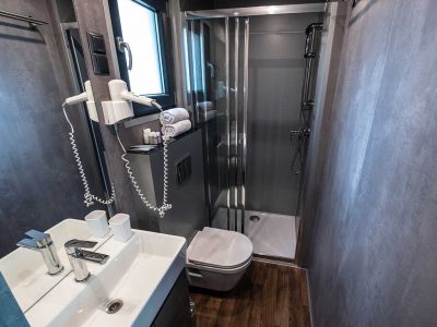 campsite-selce-adrialux-mobile-homes-bathroom-2