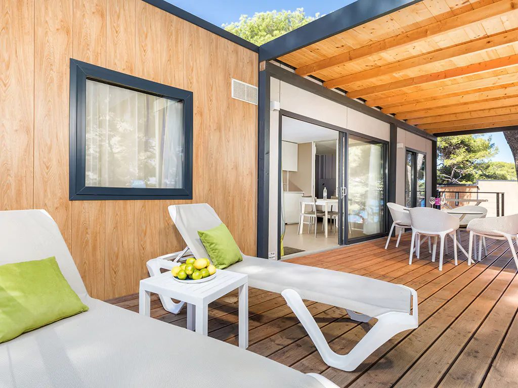 camping-stoja-camping-villa-sea-view-exterior-terrace