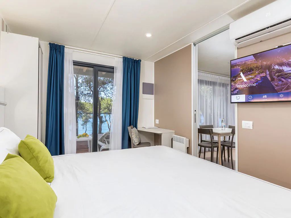 camping-stoja-camping-villa-sea-view-interior-bedroom-with-view