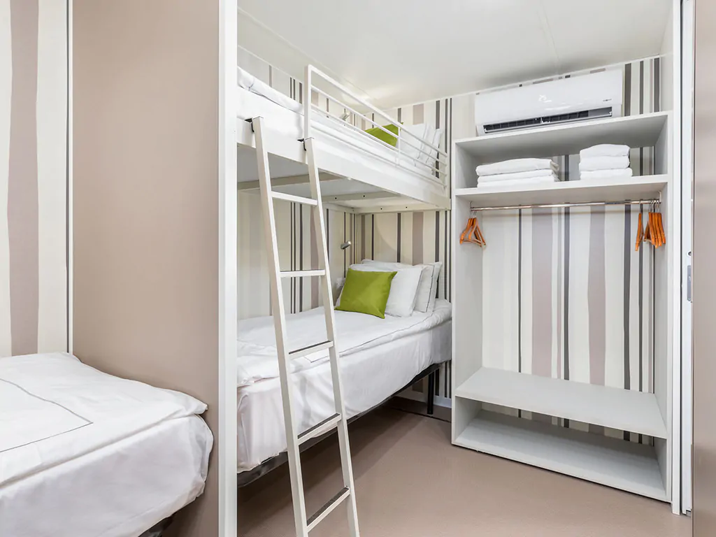 camping-stoja-camping-villa-sea-view-interior-kids-bedroom-i