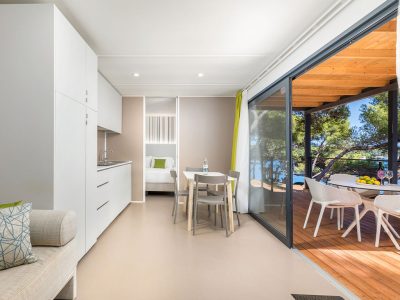 camping-stoja-camping-villa-sea-view-interior-kitchen-dining-table