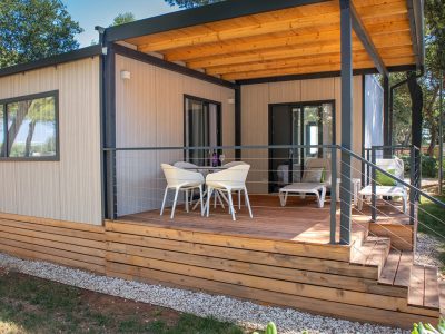 camping-stoja-deluxe-camping-villa-exterior-terrace