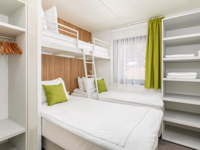 camping-stoja-deluxe-camping-villa-interior-kids-bedroom