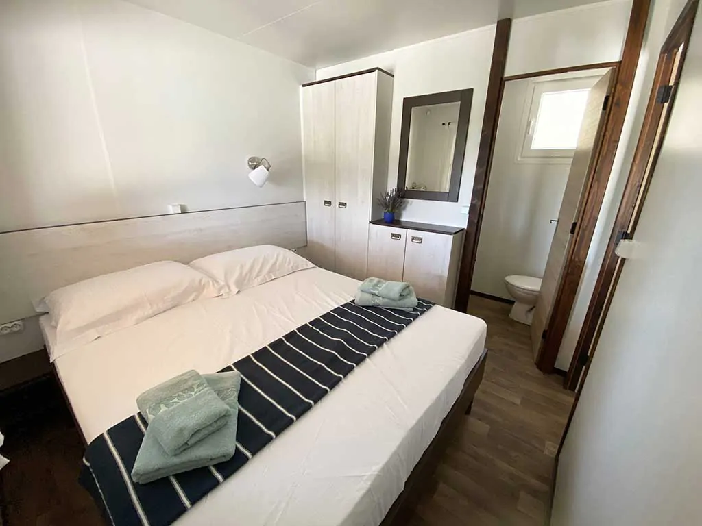 campsite-piccolo-mobile-homes-bedroom
