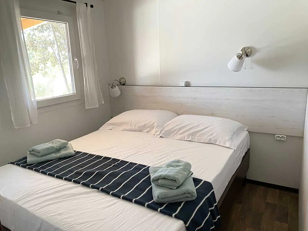 campsite-piccolo-mobile-homes-bedroom-i