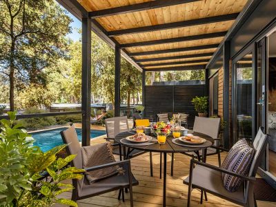 campsite-porton-biondi-mobile-homes-with-pool-terrace