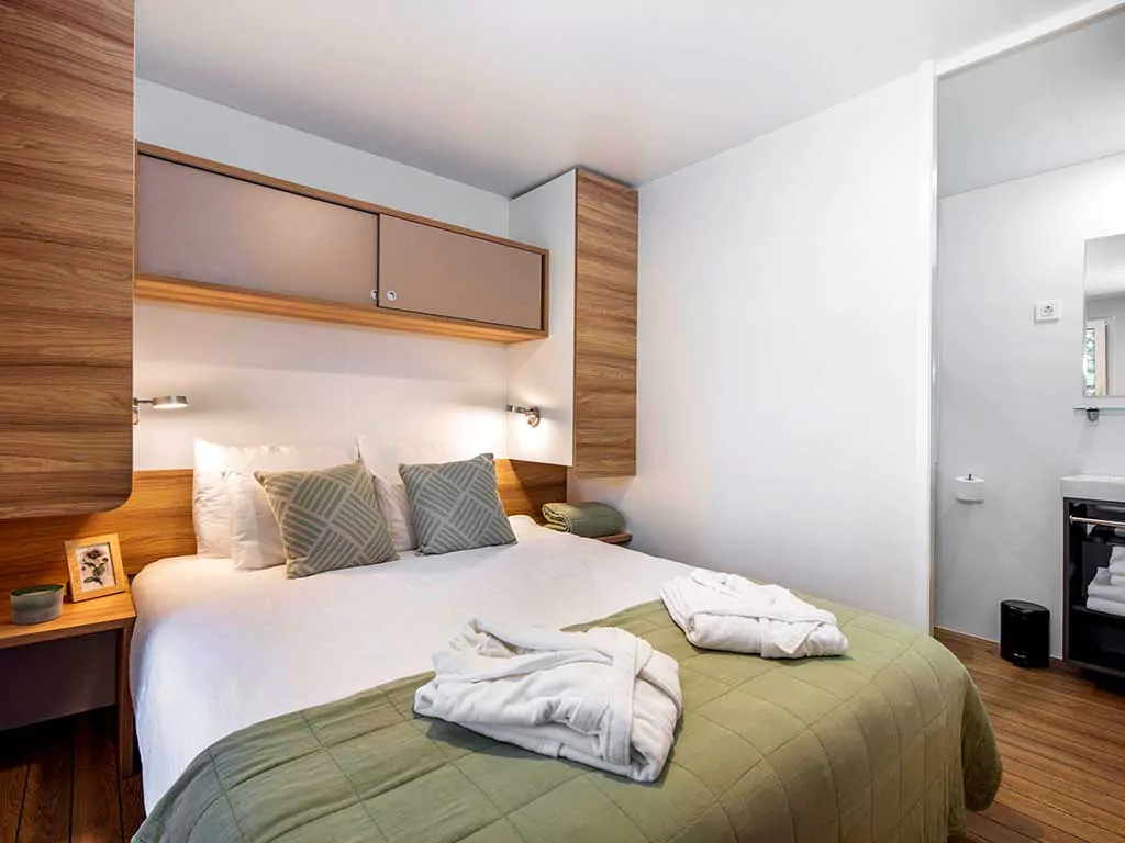 campsite-porton-biondi-mobile-homes-with-pool-terrace-with-bedroom