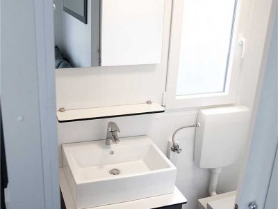 campsite-village-zrmanja-lux-mobile-homes-bathroom