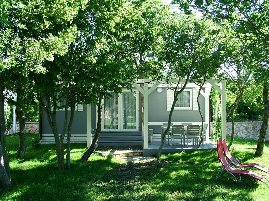 campsite-village-zrmanja-lux-mobile-homes-exterior