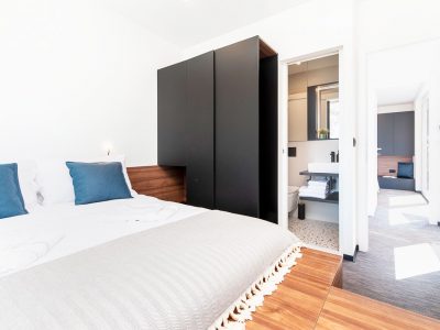 porton-biondi-nature-hideouts-mobile-homes-family-double-bed-bedroom-i