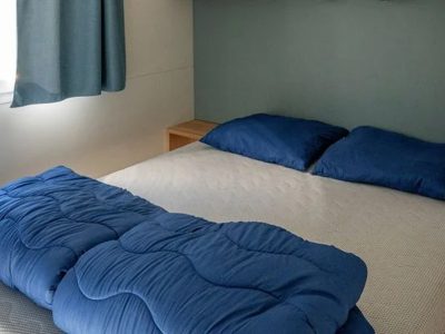 amadria-park-camping-sibenik-comfort-interior-double-bed