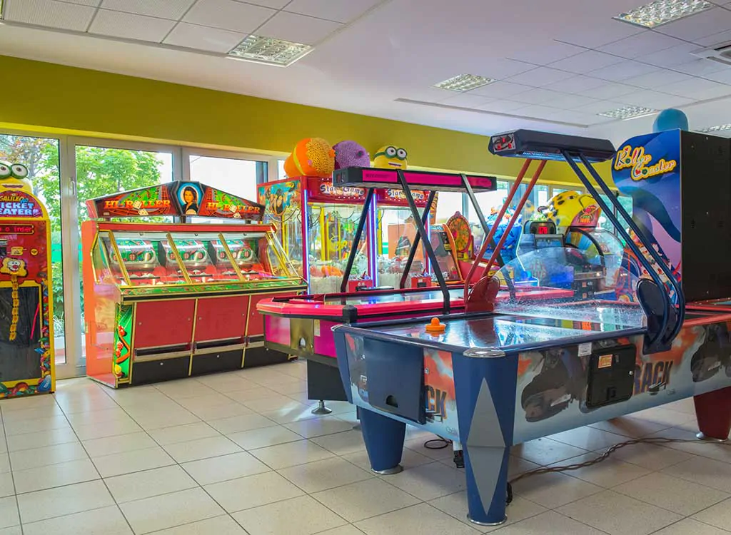 camping-village-portofelice-game-room
