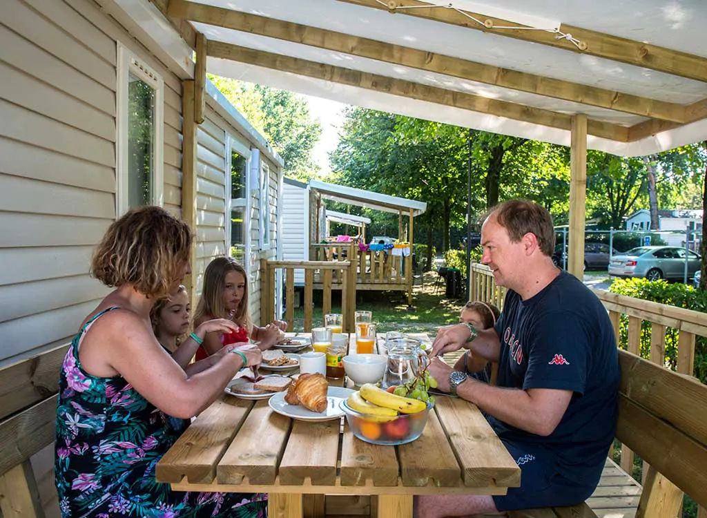 camping-village-portofelice-mobile-homes-terrace