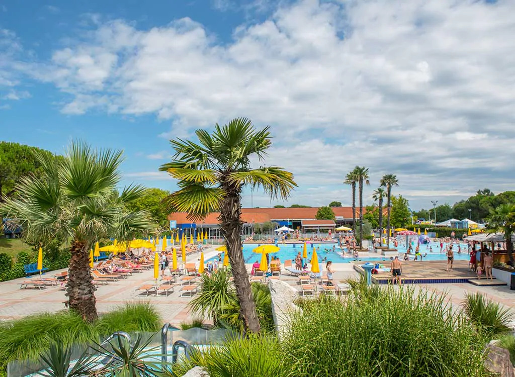 camping-village-portofelice-pools-v