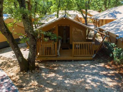 equipped-tent-glamping-exterior-2-3