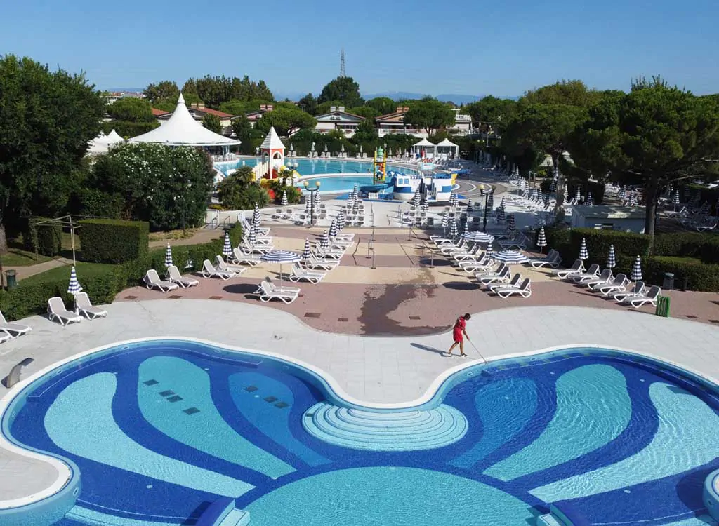 santangelo-village-pools