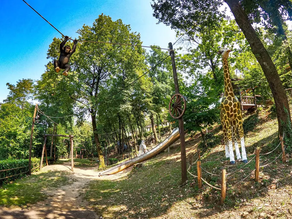 weekend-glamping-resort-exterior-playground