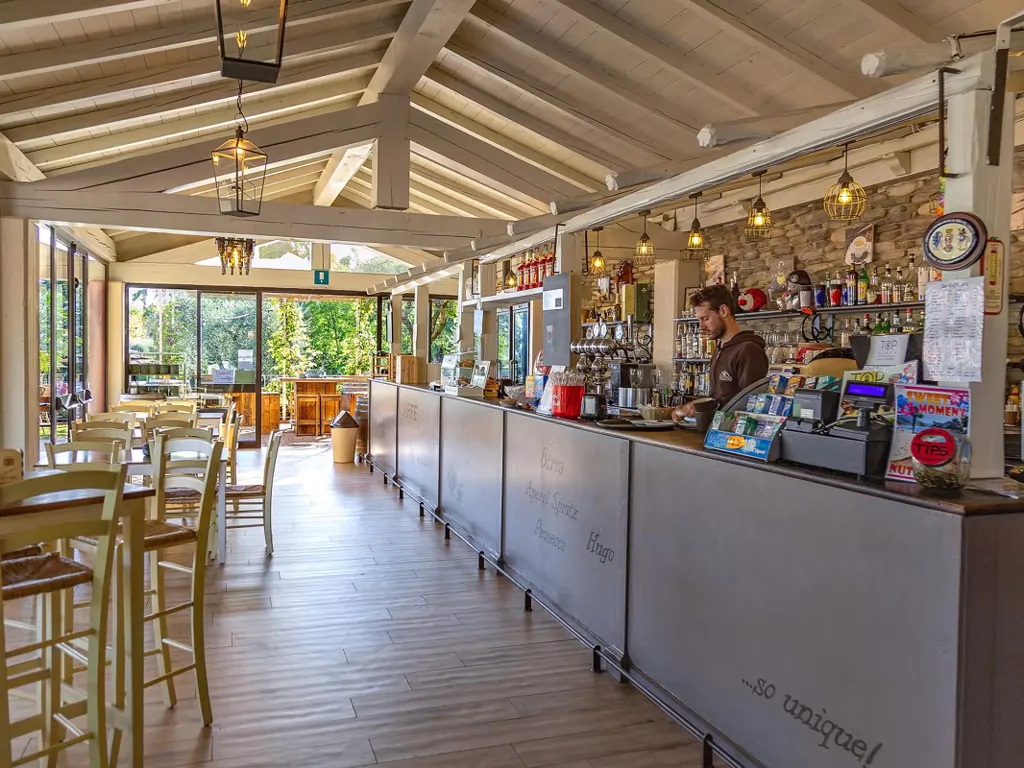weekend-glamping-resort-interior-restaurant-bar-ii