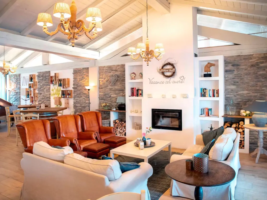 weekend-glamping-resort-interior-restaurant