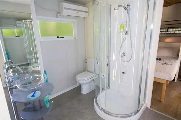 hibridlodge-bathrooms-interior