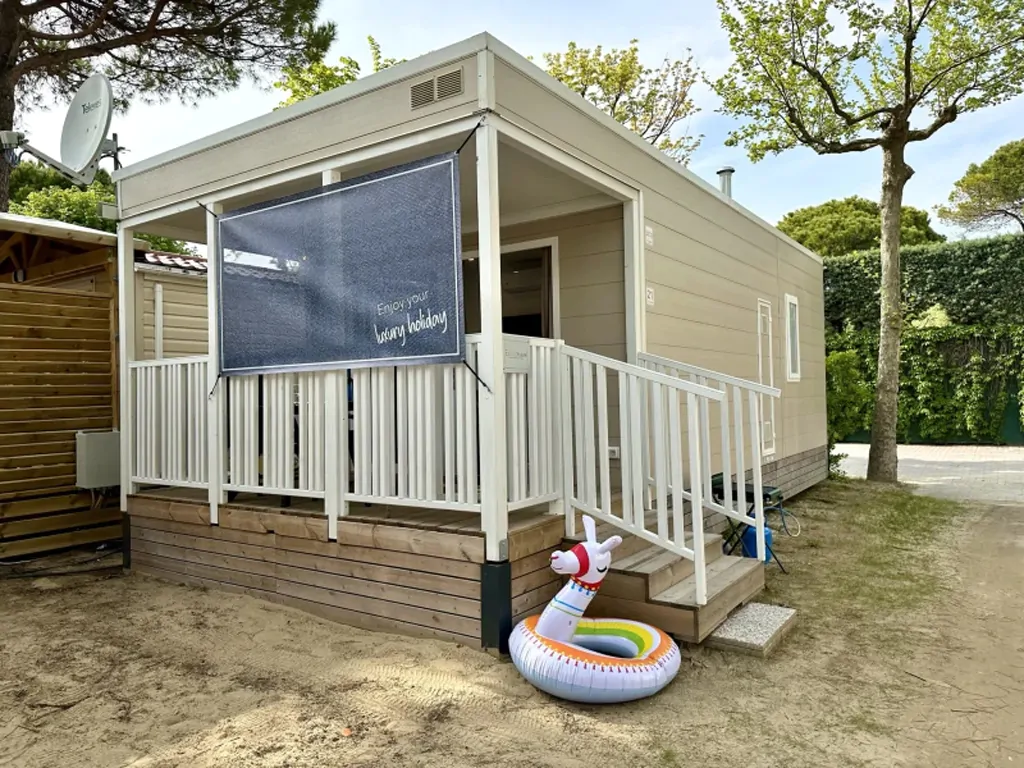 union-lido-park-resort-estivo-compact-exterior-front-view-ii