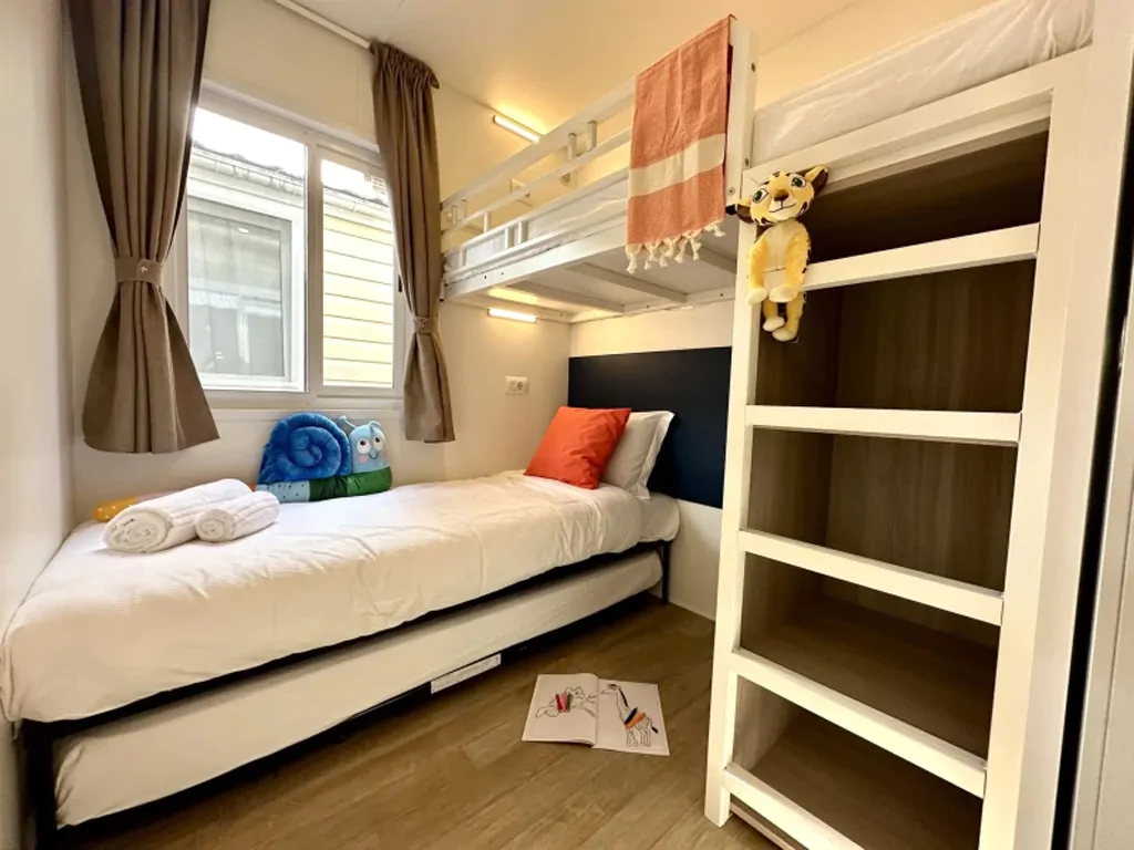 union-lido-park-resort-estivo-compact-interior-single-beds