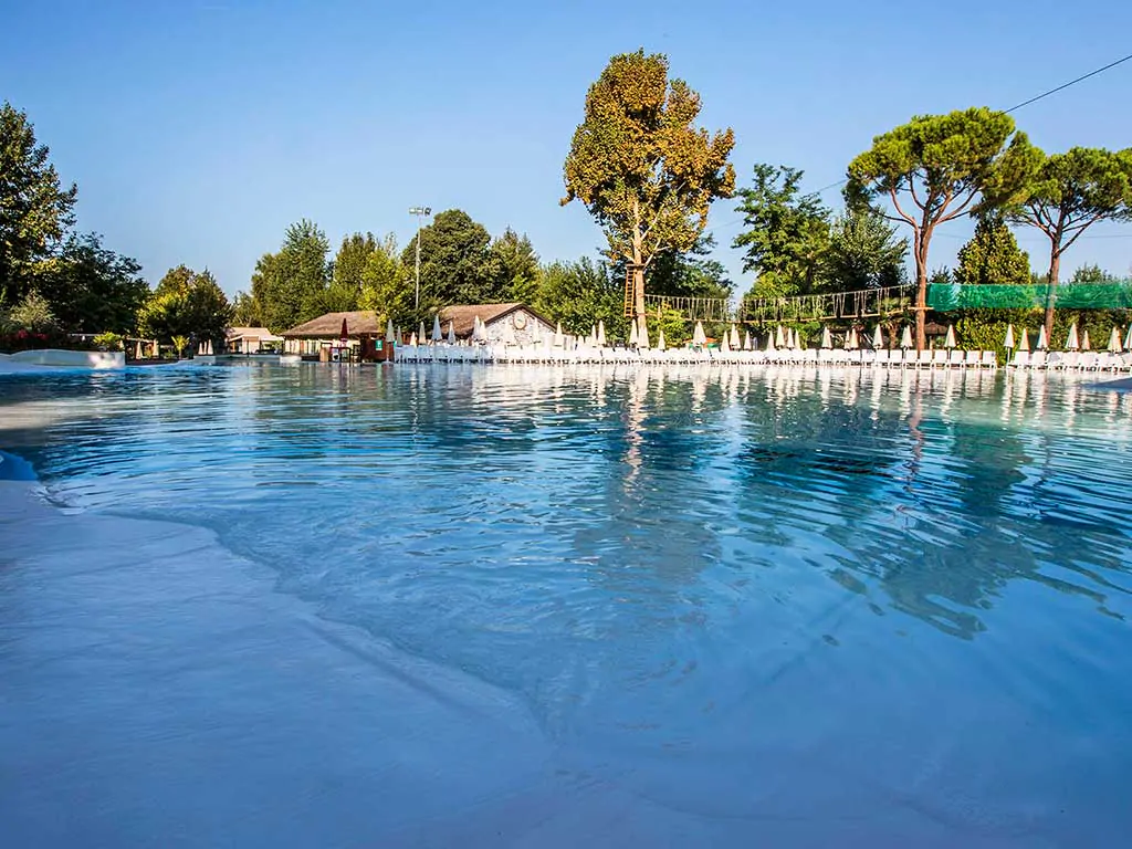 altominicio-camping-pool-area-ii