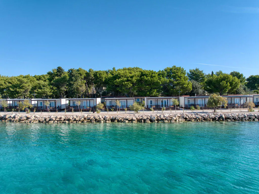 amadria-park-sibenik-premium-beach-mobile-home-exterior-row