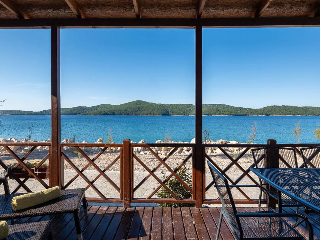 amadria-park-sibenik-premium-beach-mobile-home-exterior-terrace-seaview