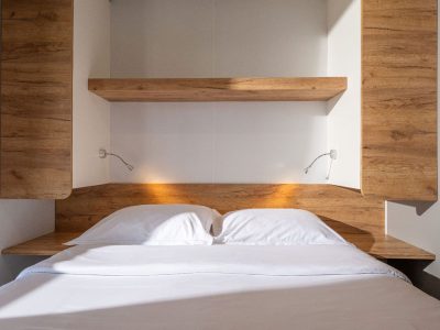 amadria-park-sibenik-premium-beach-mobile-home-interior-bedroom