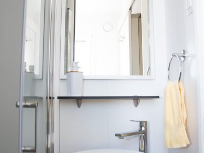 big-bear-plitvice-resort-bathroom-interior-of-mobile-home-superior-luxe