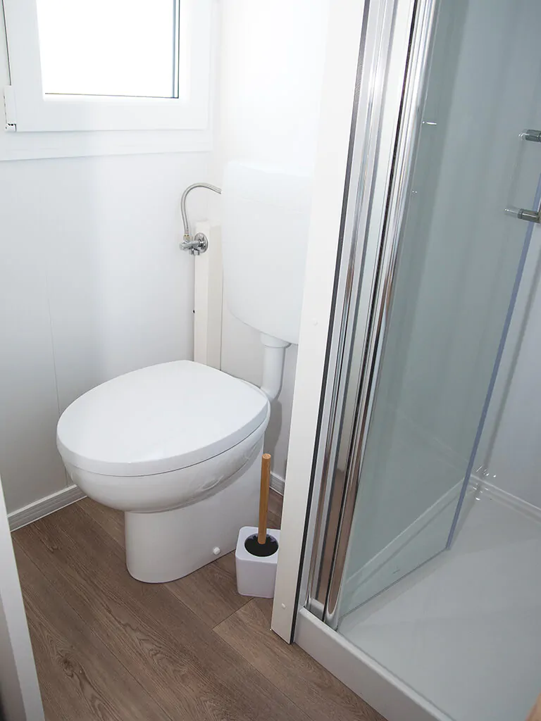 big-bear-plitvice-resort-bathroom-interior-of-mobile-home-superior-luxe-i