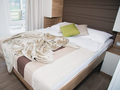 big-bear-plitvice-resort-bedroom-interior-of-mobile-home-superior-luxe