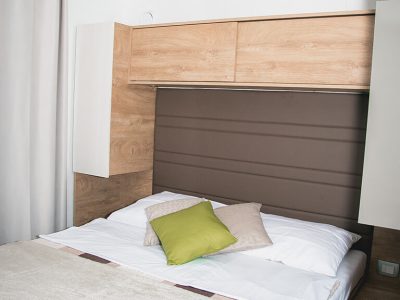 big-bear-plitvice-resort-bedroom-interior-of-mobile-home-superior-luxe-ii
