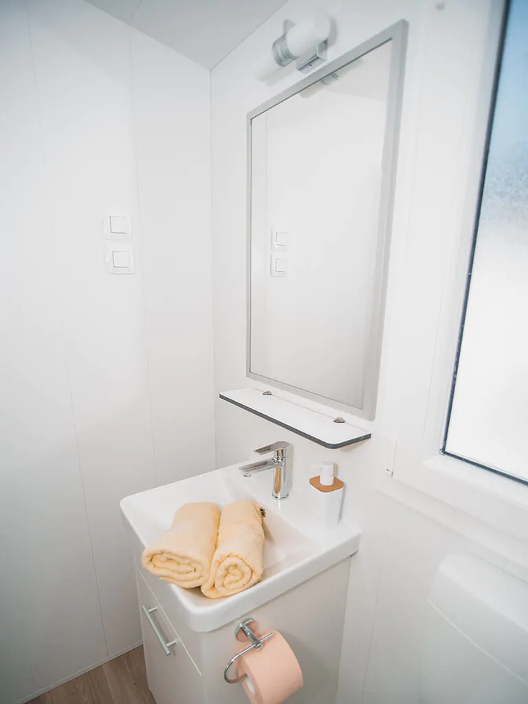 big-bear-plitvice-resort-interior-of-mobile-homes-xii