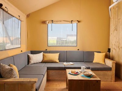 camping-park-umag-family-glamping-tent-couch
