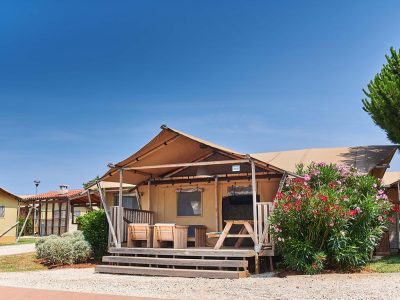 camping-park-umag-family-glamping-tent-exterior-2