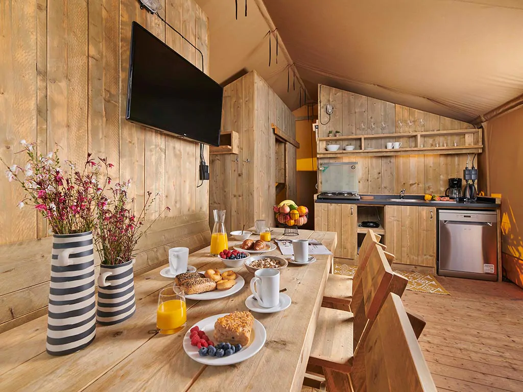 camping-park-umag-family-glamping-tent-interior-3