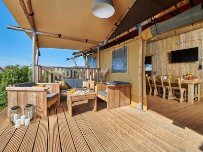 camping-park-umag-family-glamping-tent-terrace-3