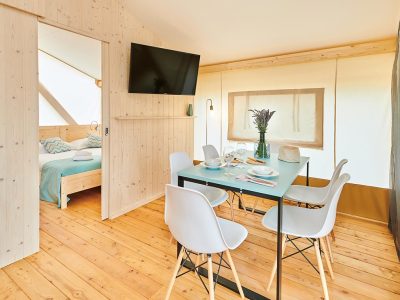 camping-park-umag-glamping-tent-interior