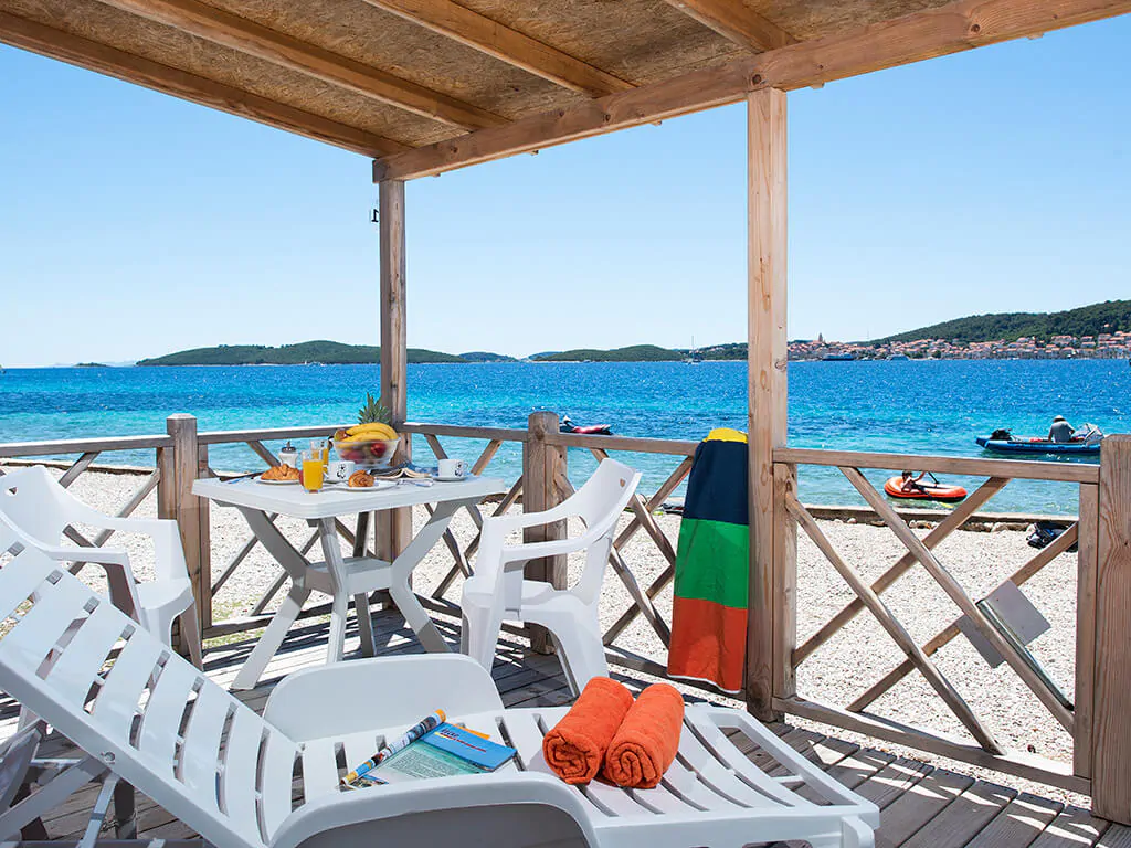 camping-perna-bianca-premium-mobile-home-near-on-the-sea-iii-1