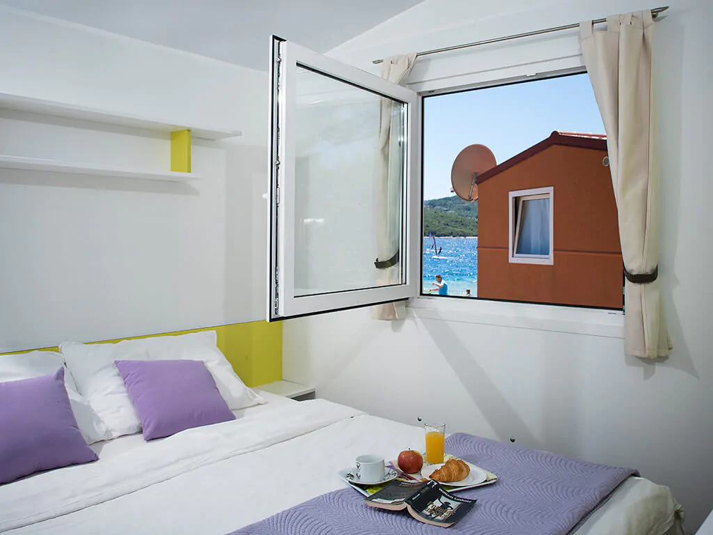 camping-perna-mobile-homes-bianca-premium-double-bedroom-2