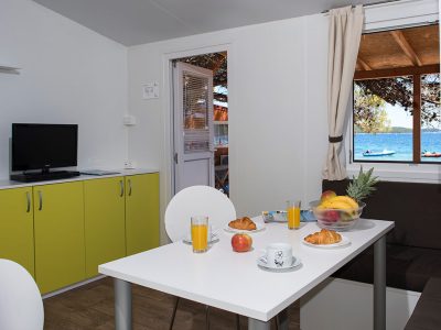 camping-perna-mobile-homes-bianca-premium-near-the-sea-2