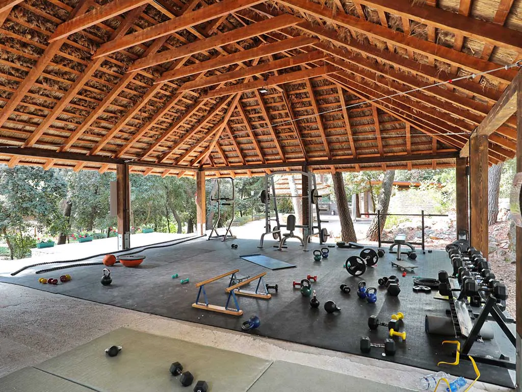 camping-pine-beach-pakostane-gym-i