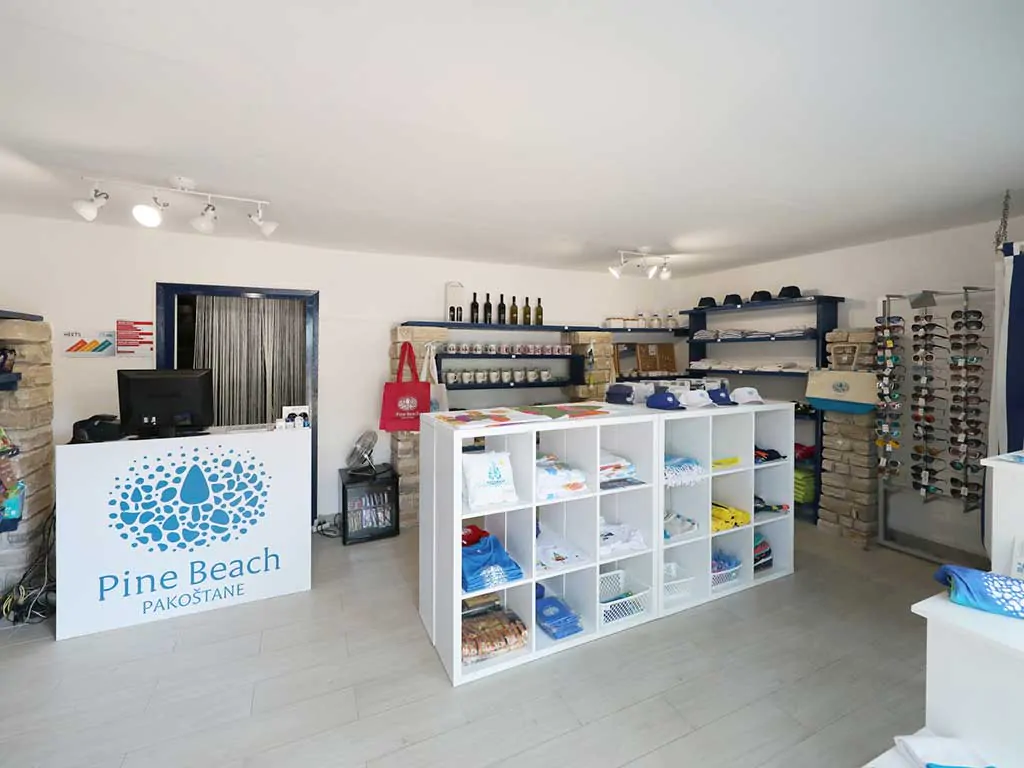 camping-pine-beach-pakostane-souvenir-shop-i