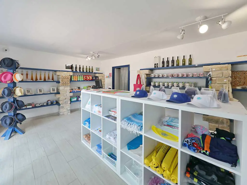 camping-pine-beach-pakostane-souvenir-shop-ii